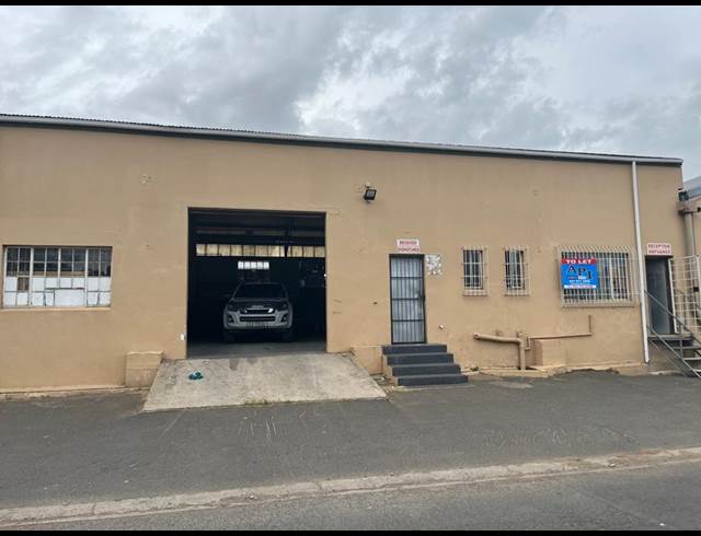 240M² WAREHOUSE TO LET IN PAARL CENTRAL