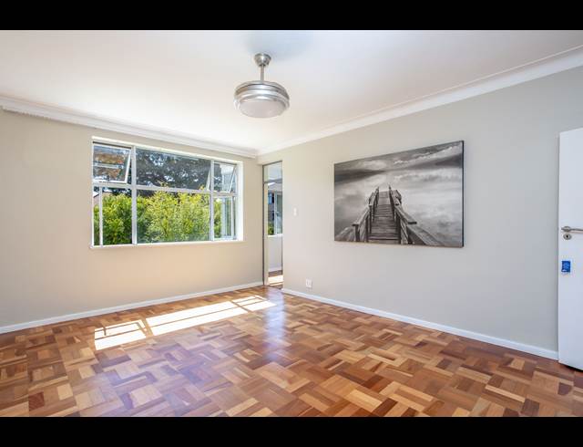 1 BEDROOM APARTMENT TO LET IN RONDEBOSCH VILLAGE