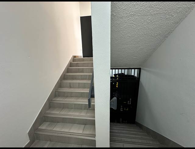 1,350M² SHOWROOM TO LET IN WYNBERG