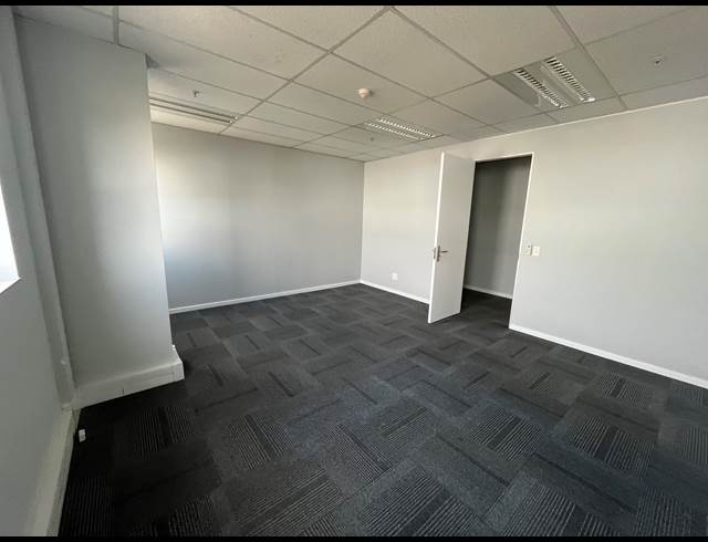 4,626M² WAREHOUSE TO LET IN GOSFORTH PARK