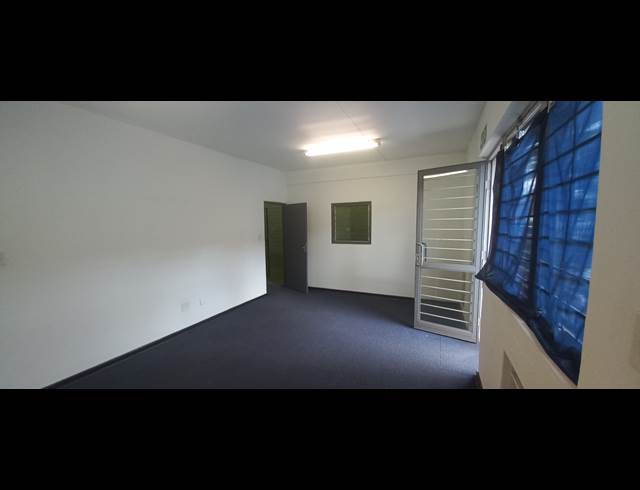 271M² MINI FACTORY TO LET IN STRIJDOMPARK