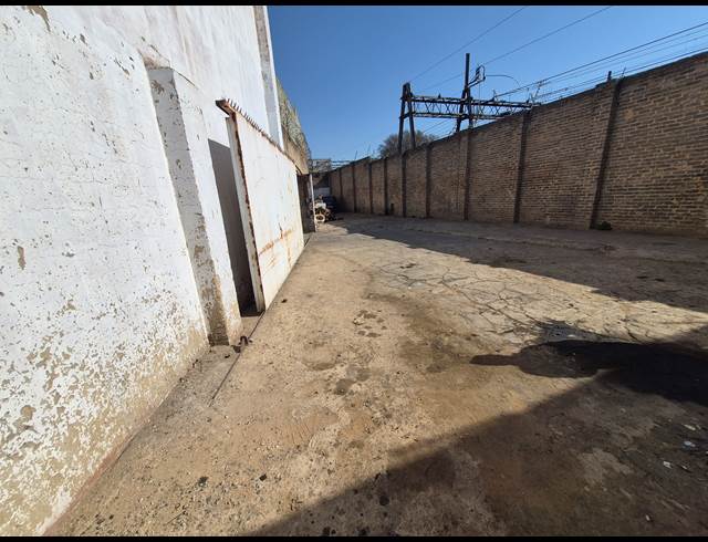 329M² MINI FACTORY TO LET IN DENVER