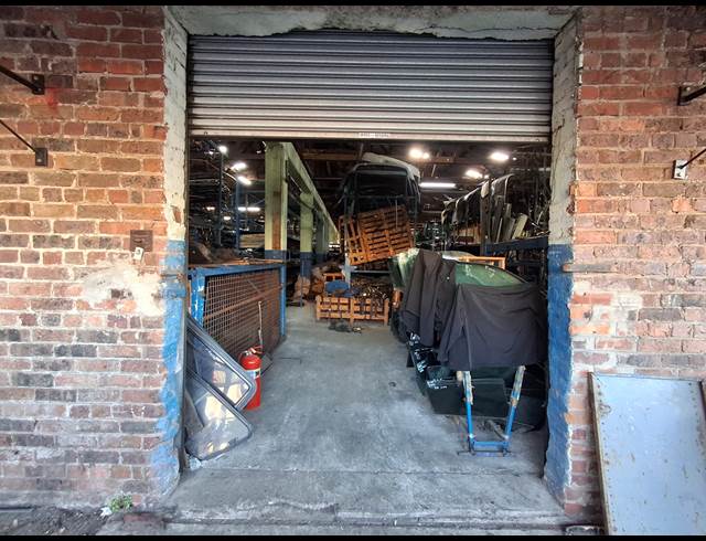 1,048M² WAREHOUSE TO LET IN CHISELHURST