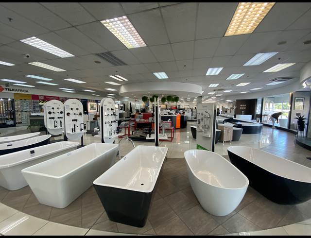 2,350M² SHOWROOM TO LET IN PAARDEN EILAND