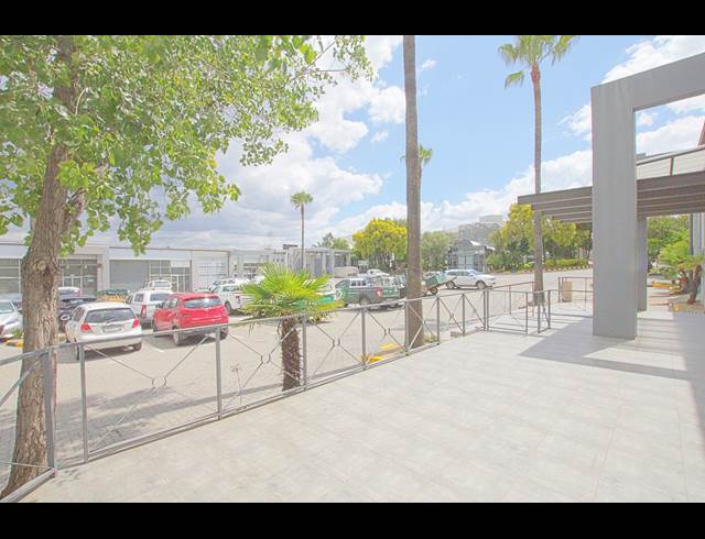 699M² WAREHOUSE TO LET IN KYA SANDS