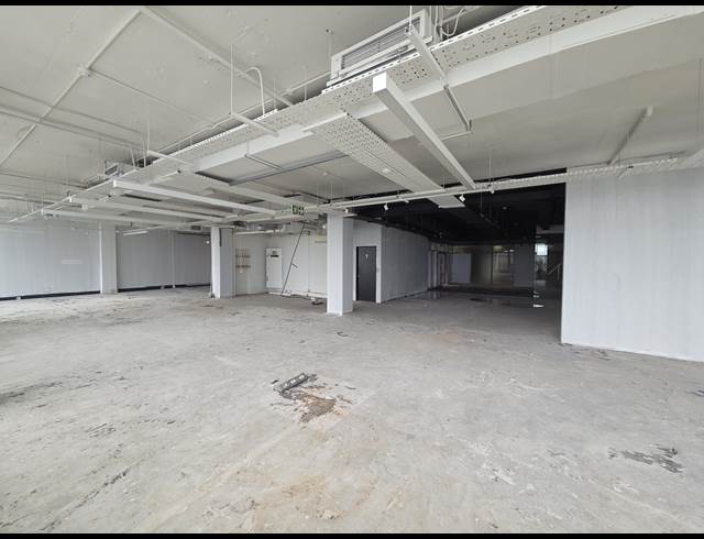 336M² OFFICE TO LET IN SEA POINT