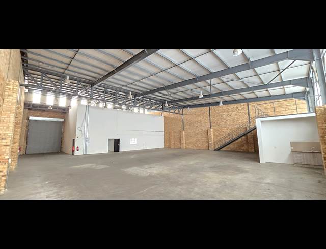866M² WAREHOUSE TO LET IN NORTH RIDING