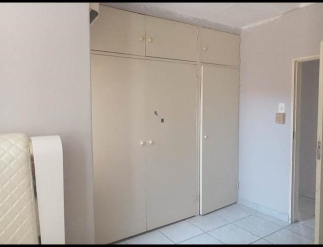 2 bed property to rent in RIDGEWAY