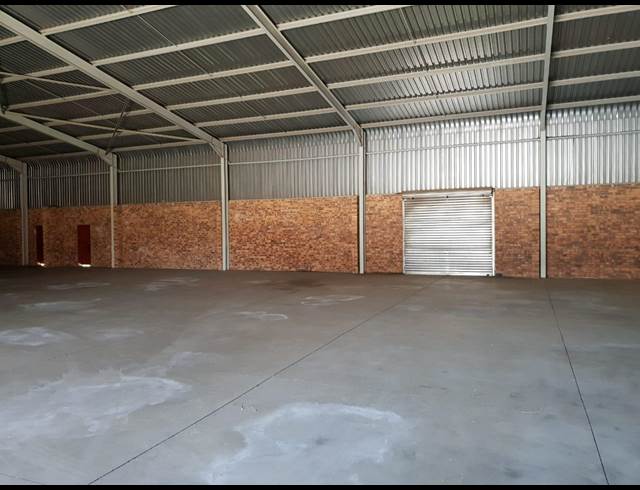 1,300M² WAREHOUSE TO LET IN BRENTWOOD PARK