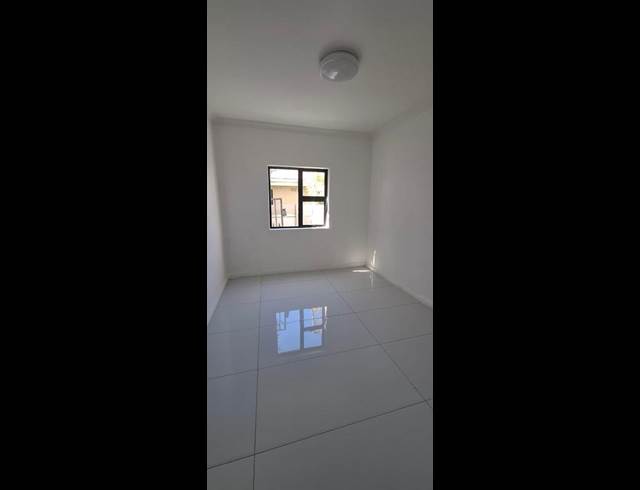 2 BEDROOM PROPERTY TO RENT IN PANORAMA