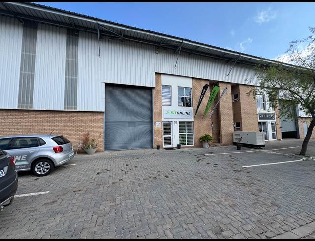 424M² WAREHOUSE TO LET IN LASER PARK