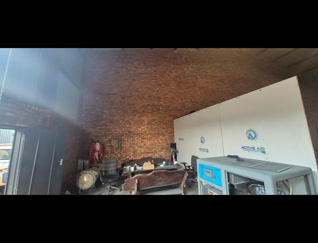 180M² WAREHOUSE TO LET IN ANDERBOLT