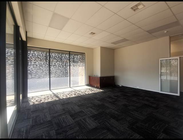 48M² OFFICE TO LET IN RYNFIELD
