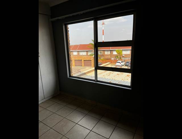 2 BEDROOM APARTMENT TO LET IN BIRCHLEIGH