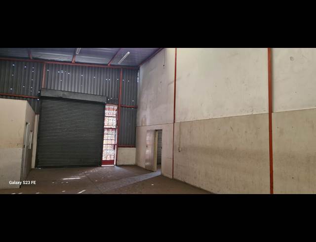 500M² WAREHOUSE TO LET IN CITY & SUBURBAN