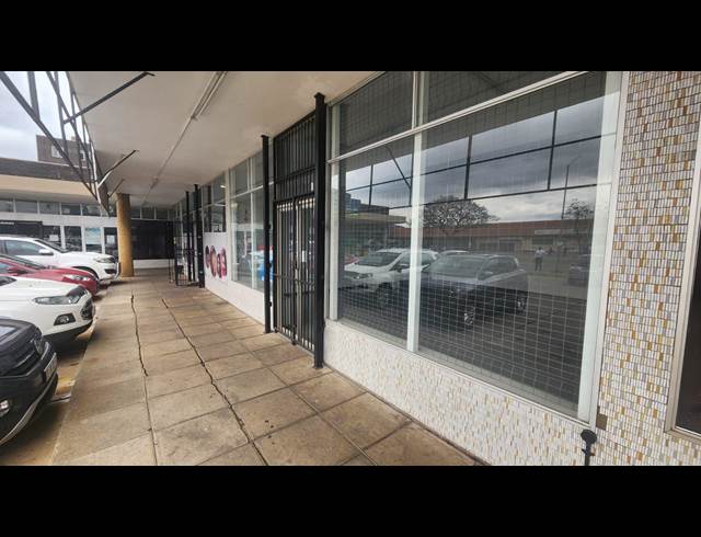 88M² OFFICE TO LET IN CAPITAL PARK