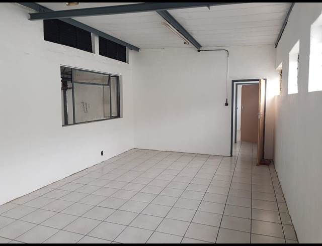 872M² WAREHOUSE RENTED IN TULISA PARK
