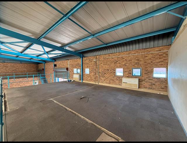 335M² WAREHOUSE TO LET IN LASER PARK