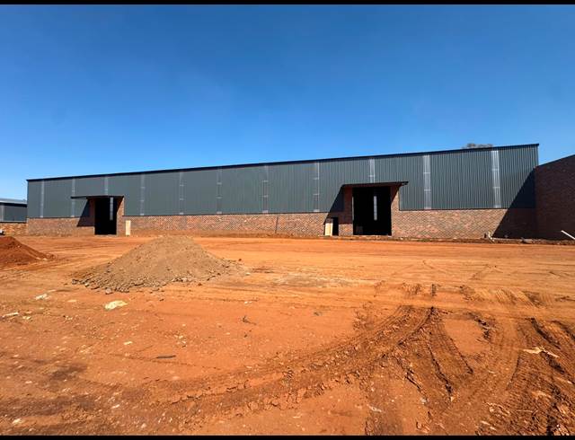 2,531M² WAREHOUSE TO LET IN AEROTON