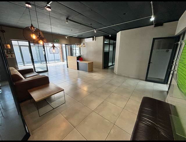 400M² BUILDING TO LET IN EPPING INDUSTRIAL
