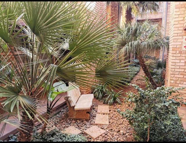 2 BEDROOM PROPERTY TO RENT IN DIE BULT