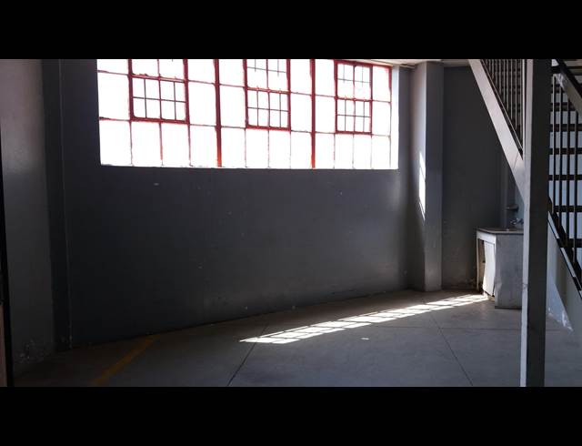 156M² MINI FACTORY RENTED IN STEELEDALE