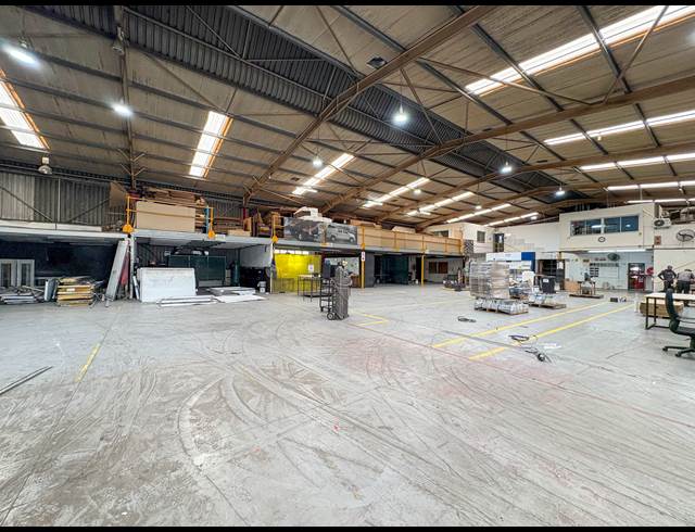 2,363M² WAREHOUSE TO LET IN WESTMEAD