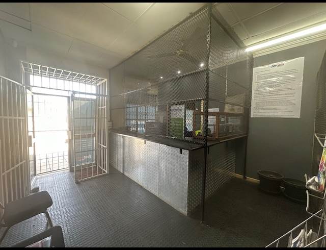 138M² BUSINESS RENTED IN OOS EINDE