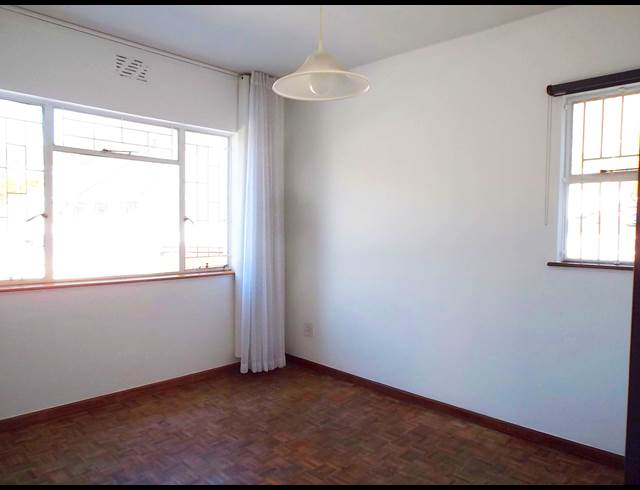 1 bed property to rent in ORANJEZICHT