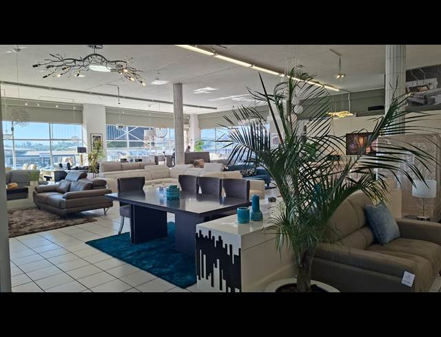 340M² RETAIL TO LET IN RIVERSIDE PARK
