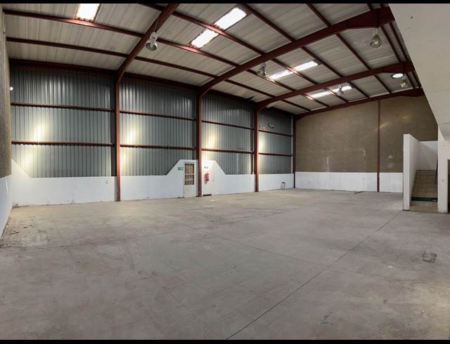 500M² WAREHOUSE TO LET IN EASTGATE