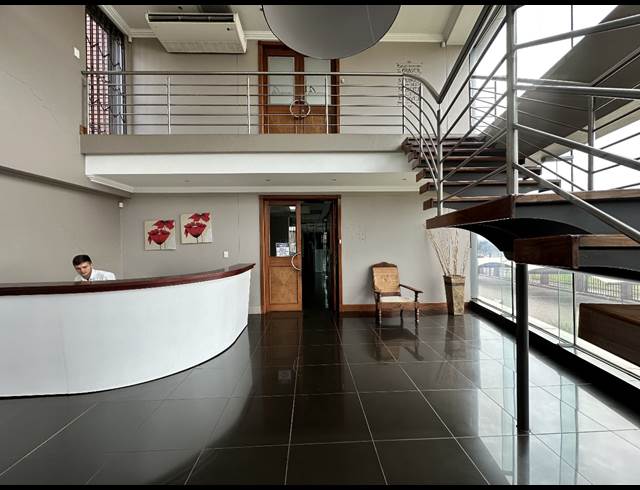 606M² WAREHOUSE TO LET IN ROOIHUISKRAAL