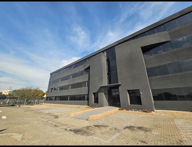 2,022M² OFFICE TO LET IN ISANDO