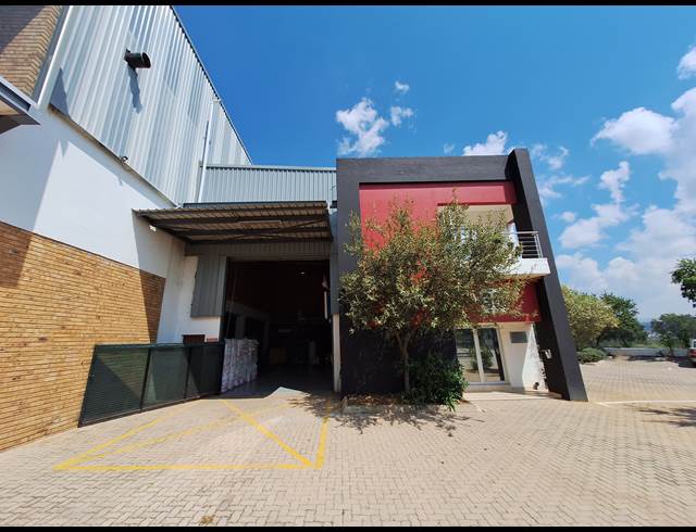 377M² WAREHOUSE TO LET IN LANSERIA