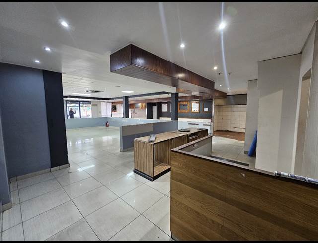 393M² RETAIL TO LET IN EPPING INDUSTRIAL