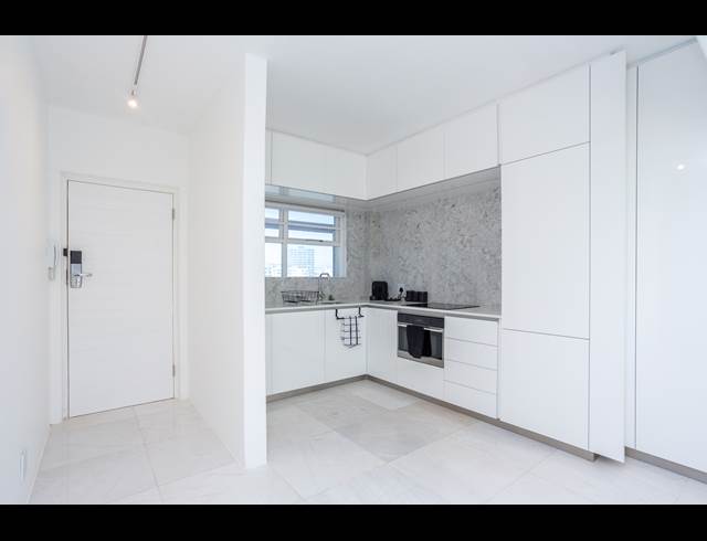 1 BEDROOM APARTMENT RENTED IN MOUILLE POINT
