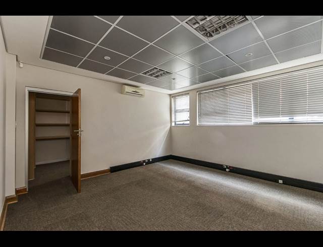 2,360M² WAREHOUSE TO LET IN WYNBERG