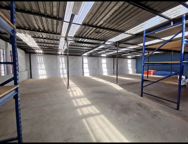 2,000M² WAREHOUSE TO LET IN PETIT