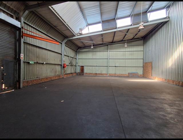 400M² WAREHOUSE TO LET IN BENROSE