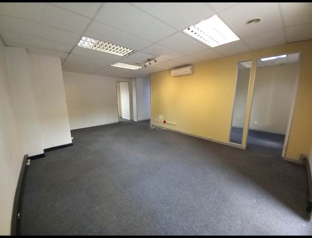 245M² OFFICE TO LET IN BRYANSTON
