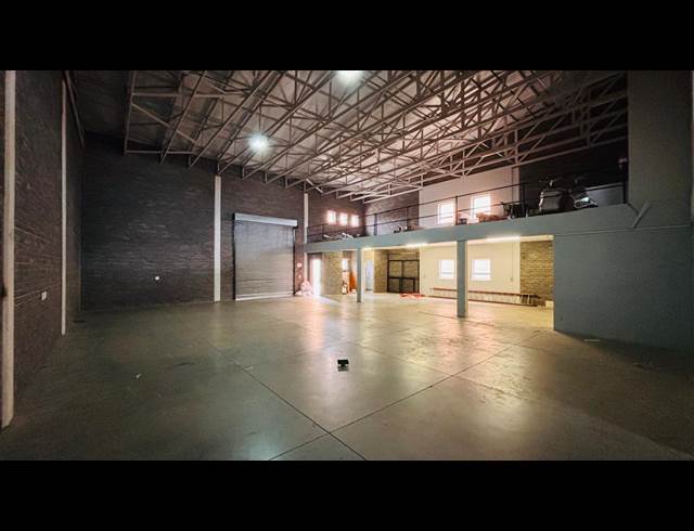 450M² WAREHOUSE TO LET IN STORMILL