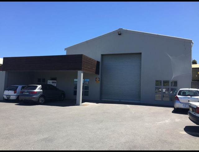 433M² WAREHOUSE TO LET IN OKAVANGO PARK