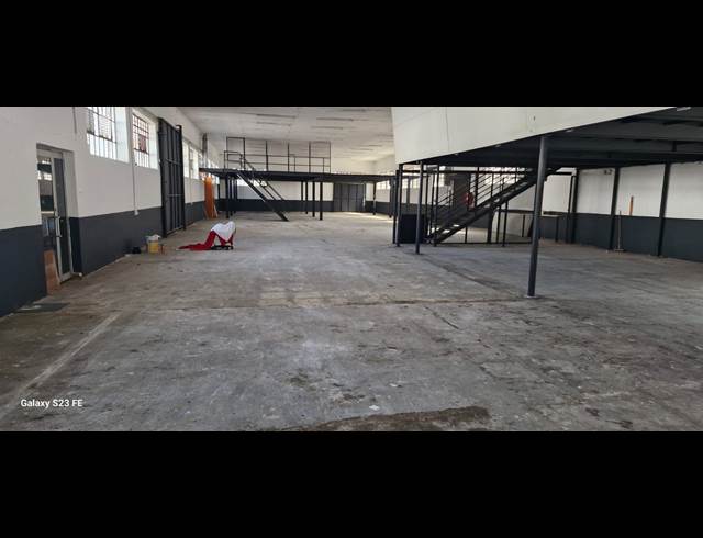 1,000M² WAREHOUSE TO LET IN NEW DOORNFONTEIN