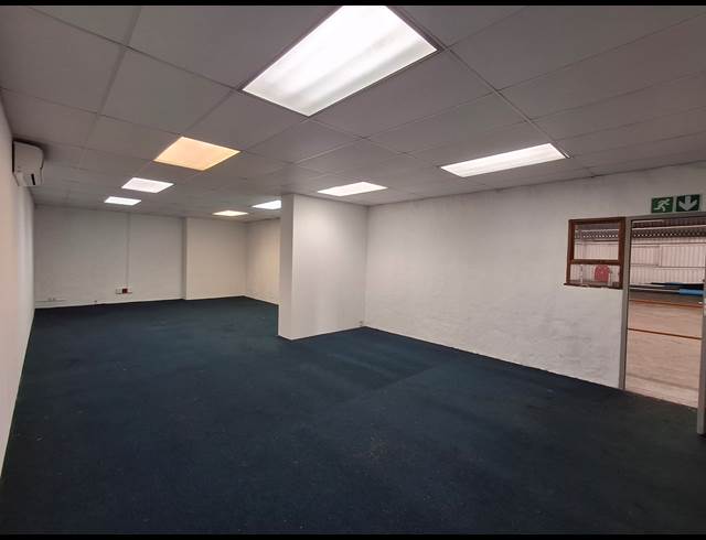 2,563M² WAREHOUSE TO LET IN WOODBROOK