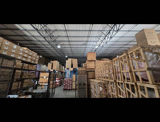 1,535M² WAREHOUSE TO LET IN LANSERIA