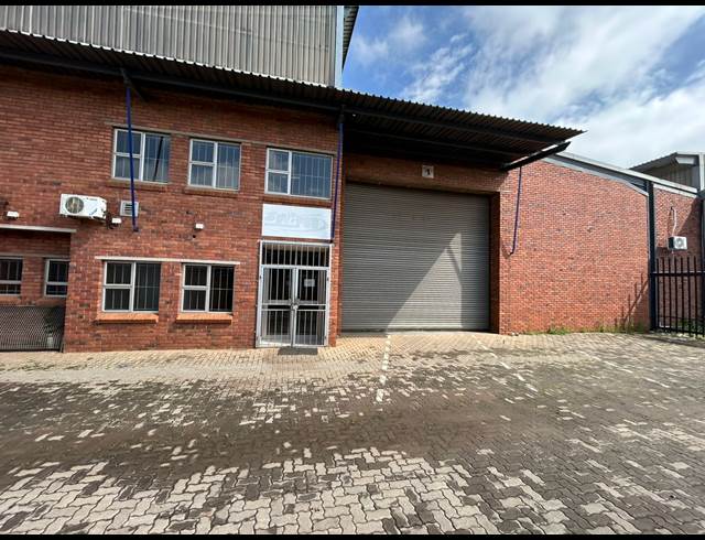 3,064M² WAREHOUSE TO LET IN HUGHES