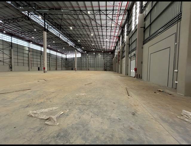 7,282M² WAREHOUSE TO LET IN JET PARK