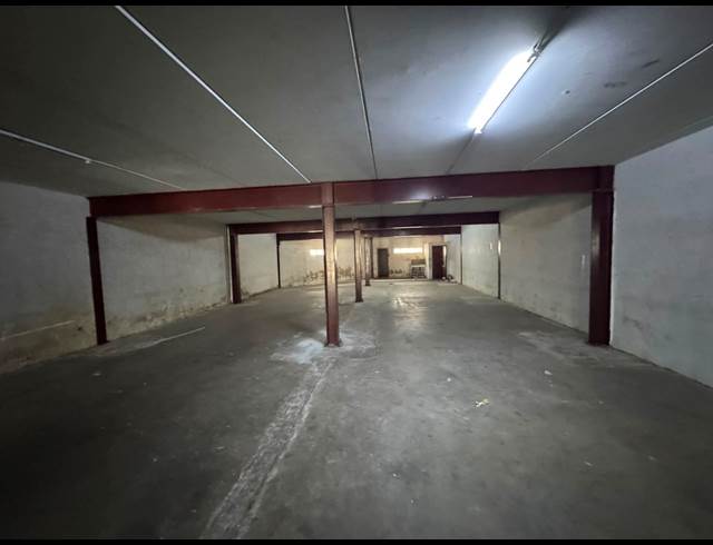 510M² WAREHOUSE TO LET IN CROWN