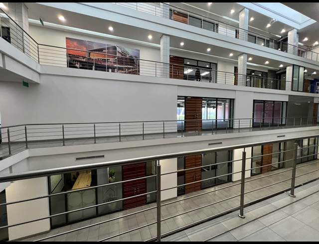 186.30M² OFFICE TO LET IN HIGHVELD