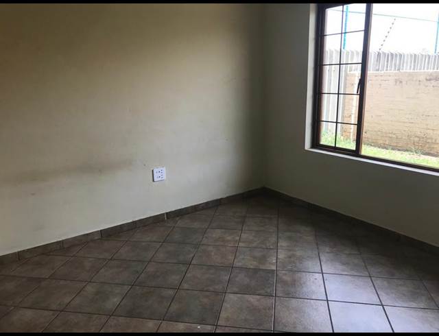 2 BEDROOM PROPERTY TO RENT IN HEATHERVIEW